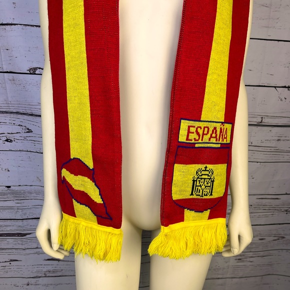 España Scarf Spain ❤️💛 - Picture 4 of 9